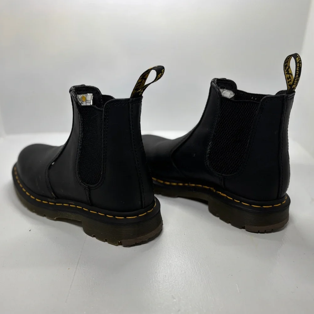 Dr. Martens 2976 slip-resistant Chelsea Leather Boots women’s size 6 men’s 7 - Picture 4 of 11